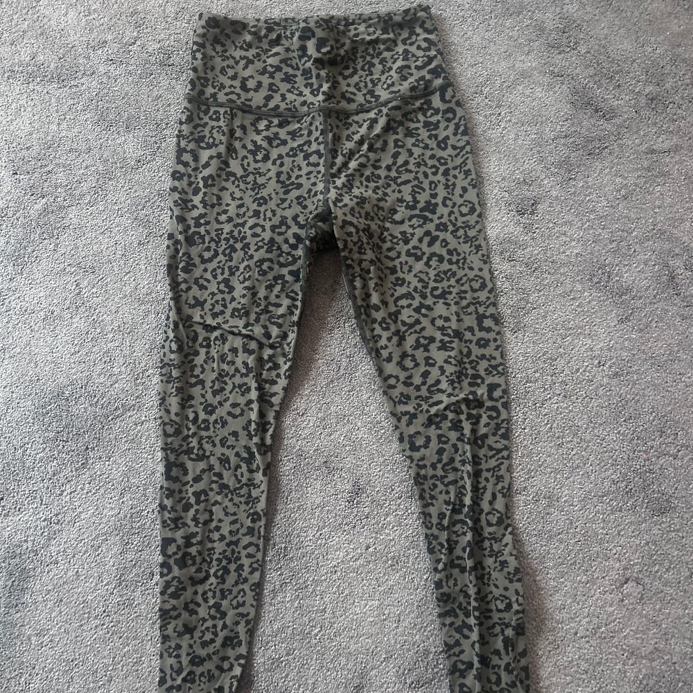 Athleta Cheeta Leggings